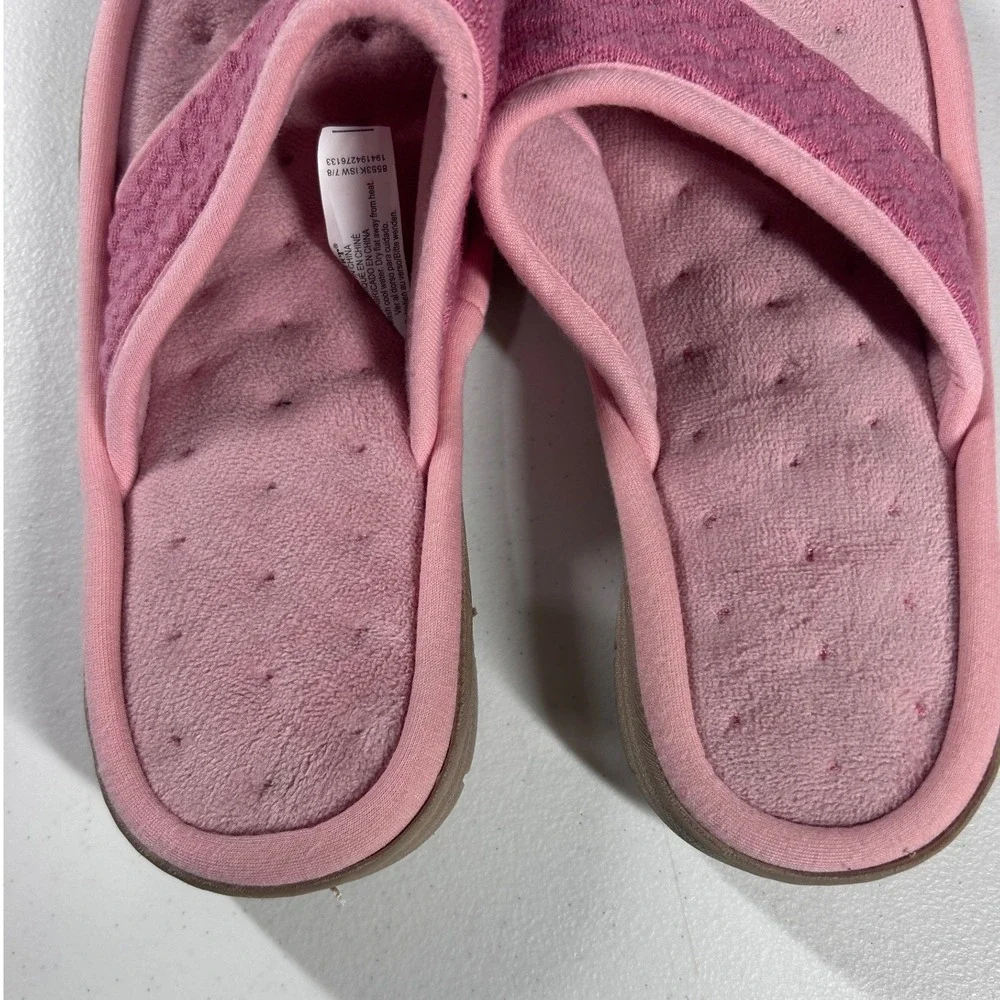 Isotoner Pink Quilted Comfort‎ Slides Slippers Women's US 7.5 8 - Picture 2 of 5